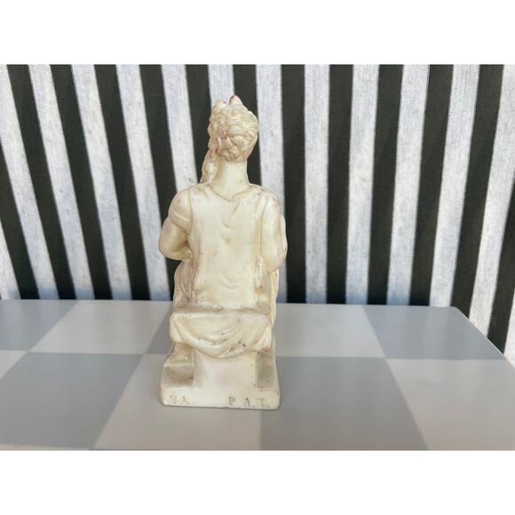 Small Mose Statue - Picture 3 of 5